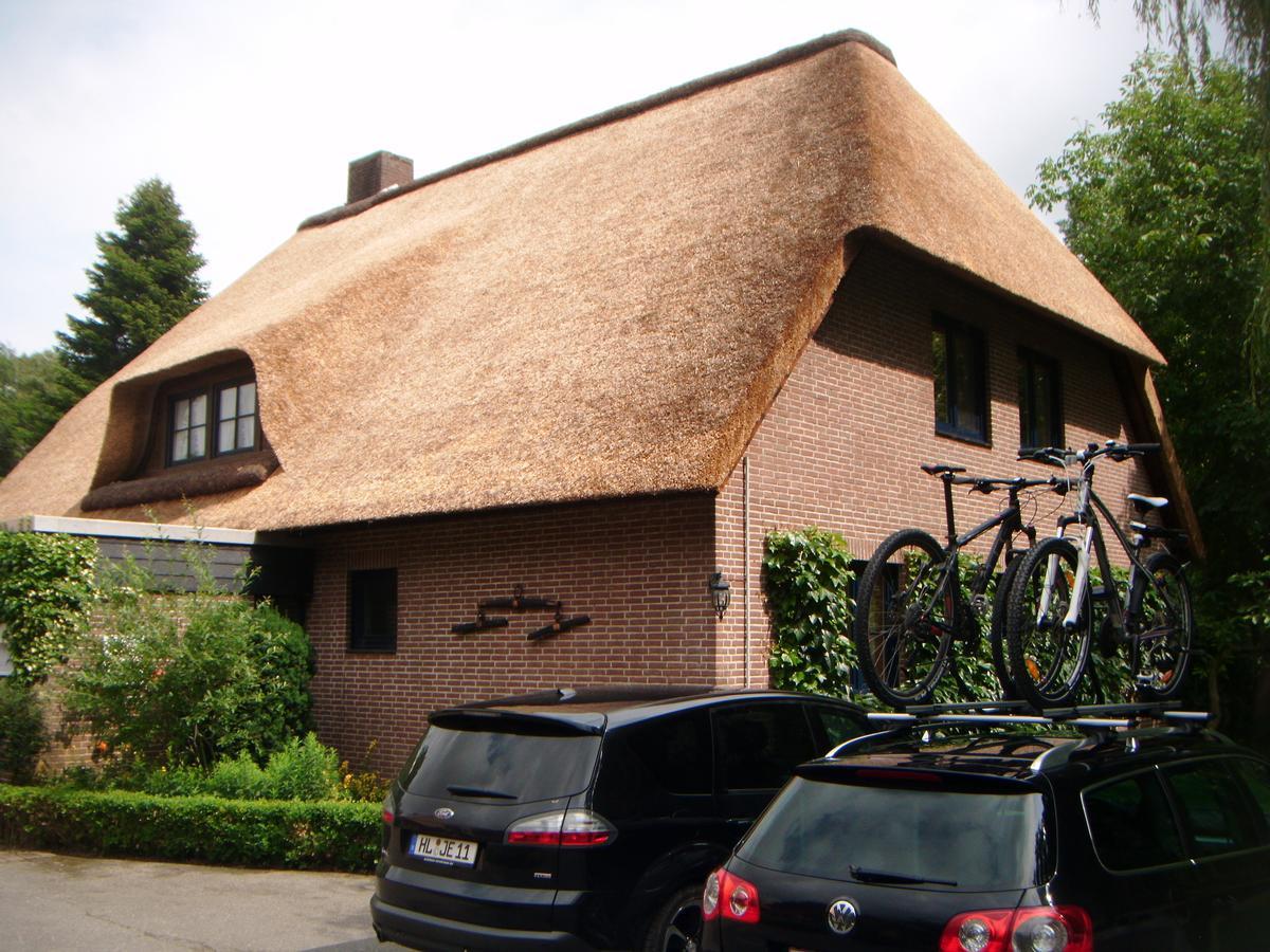 Landhaus Absalonshorst Hotel Groß Grönau Екстериор снимка