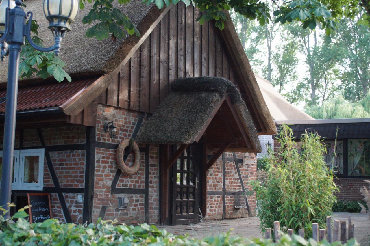 Landhaus Absalonshorst Hotel Groß Grönau Екстериор снимка