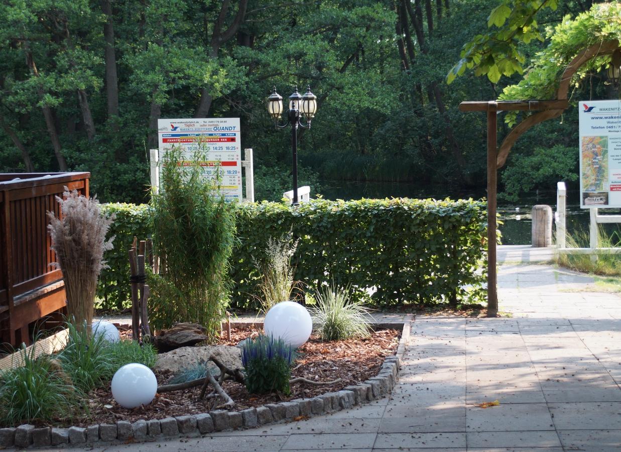 Landhaus Absalonshorst Hotel Groß Grönau Екстериор снимка