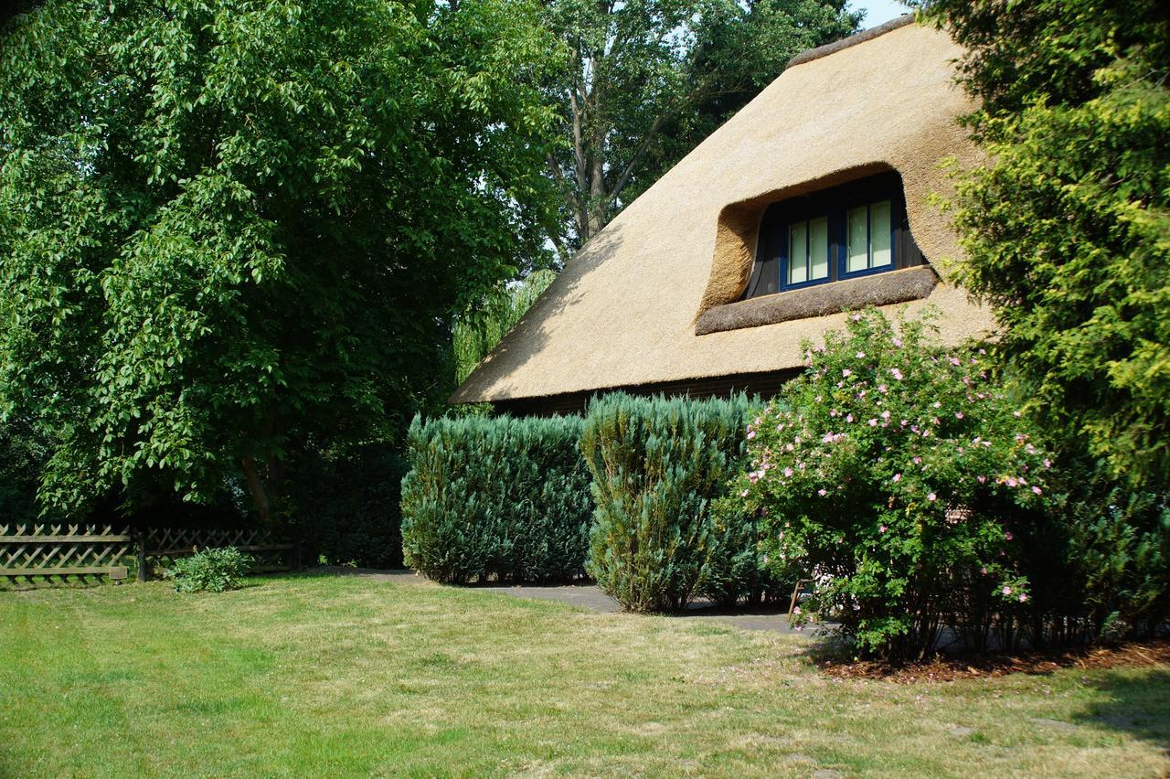 Landhaus Absalonshorst Hotel Groß Grönau Екстериор снимка
